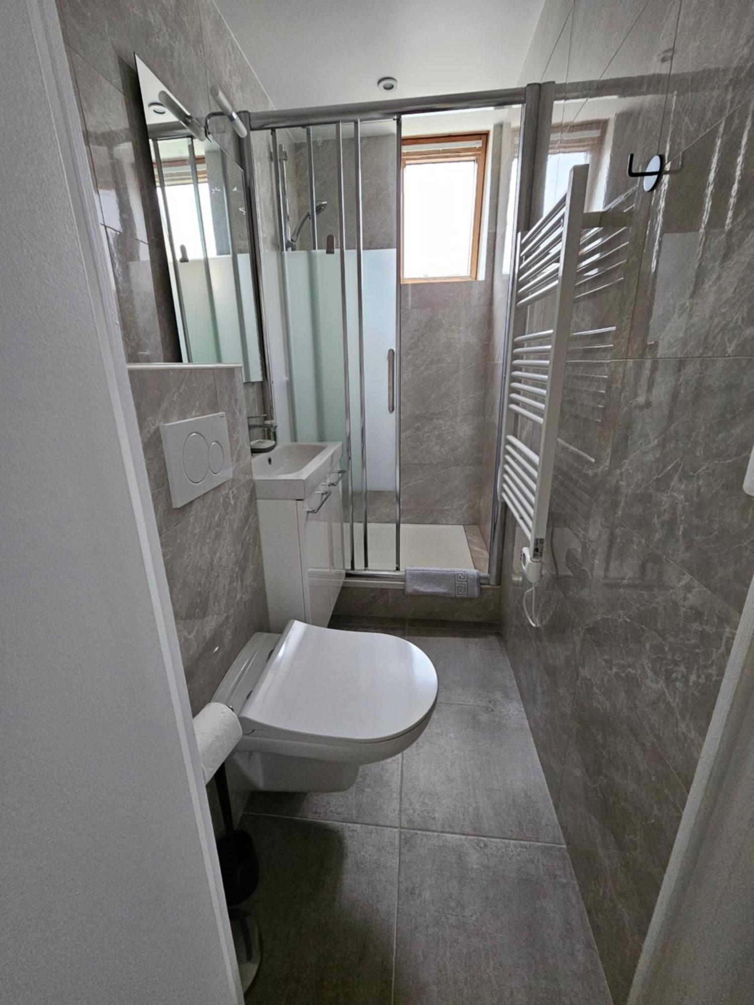Les Josephines Aparthotel